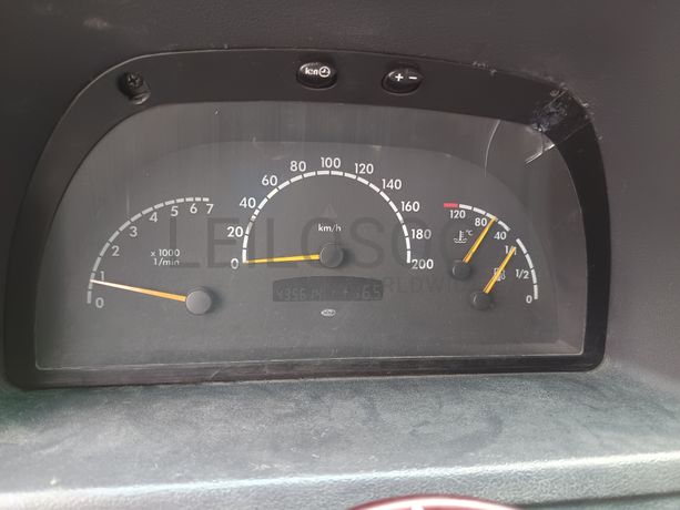 Mercedes-Benz 110 · Ano 2000