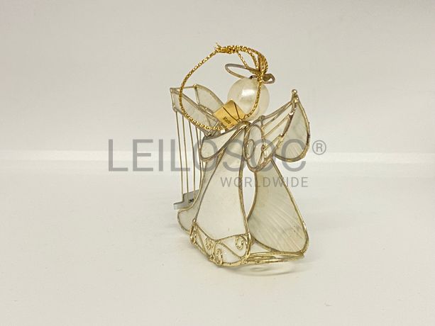 Anjo com instrumento musical