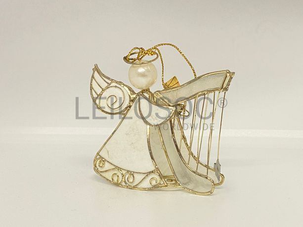 Anjo com instrumento musical