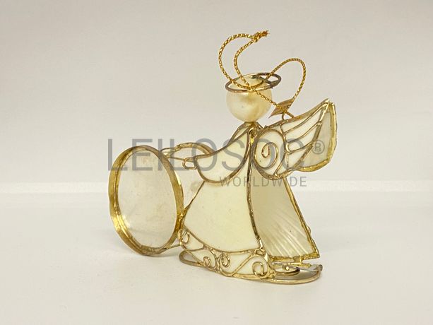 Anjo com instrumento musical