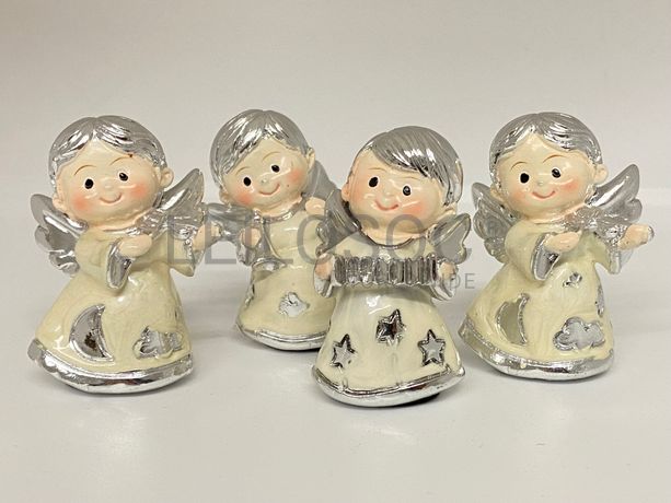 Conjunto de quatro anjos com instrumentos musicais