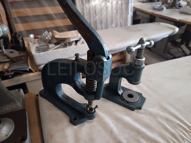 Máquinas de Cravar Molas