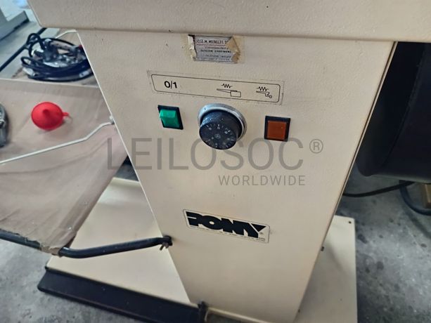 Máquina de Passar a Ferro