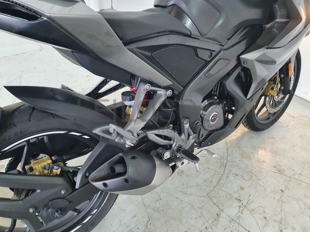 Bajaj Pulsar RS200