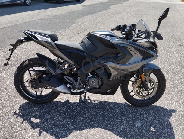 Bajaj Pulsar RS 200