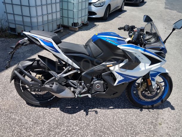 Bajaj Pulsar RS 200