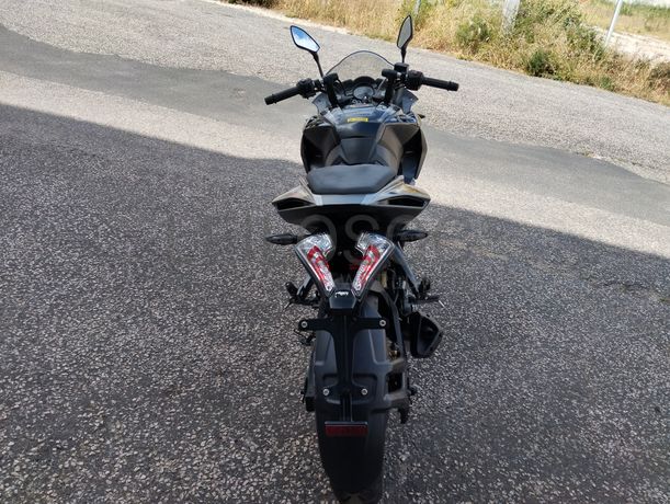 Bajaj Pulsar RS 200
