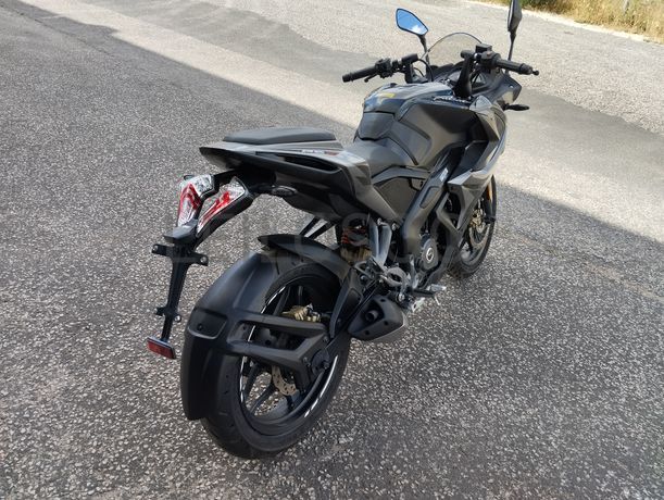 Bajaj Pulsar RS 200