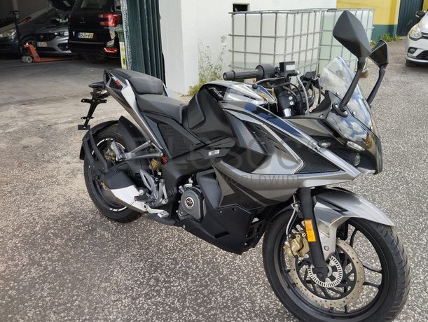 Bajaj Pulsar RS 200