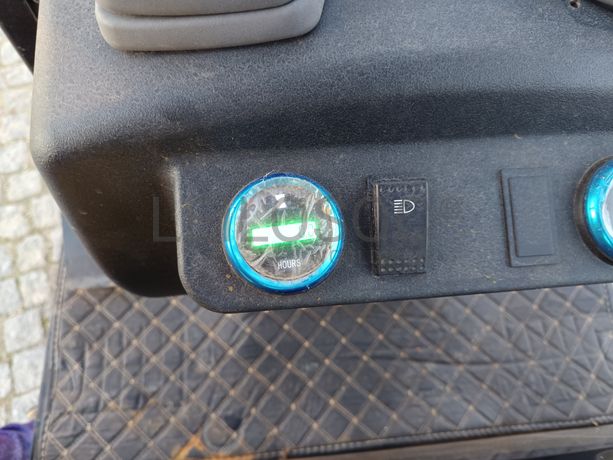 Mini Giratória Colt · Ano 2024