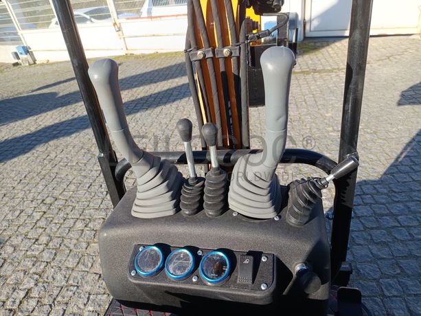 Mini Giratória JPC · Atrelado · Ano 2024