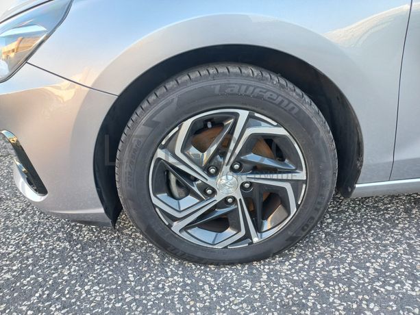 Hyundai i30 · Ano 2021