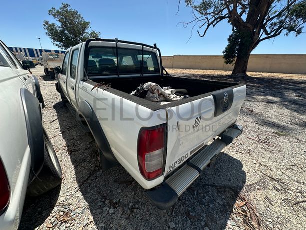 NISSAN HARDBODY 4WD DC