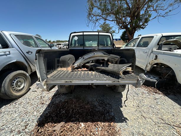 NISSAN HARDBODY 4WD DC