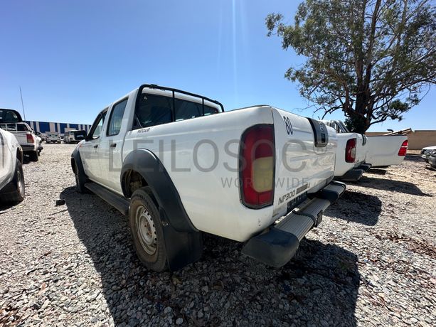 NISSAN HARDBODY 4WD DC