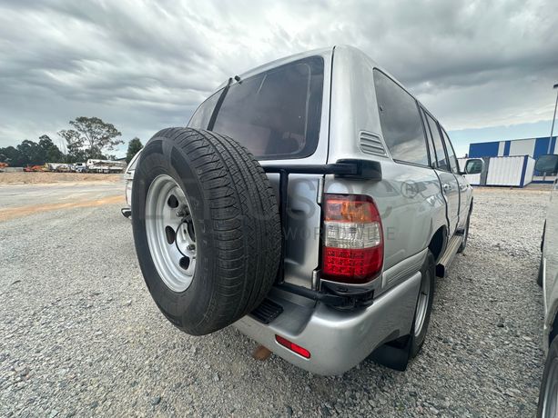 TOYOTA LAND-CRUISER GX