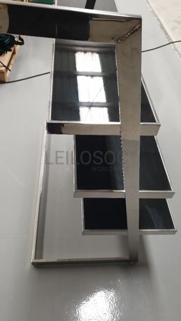 Expositor com 3 prateleiras