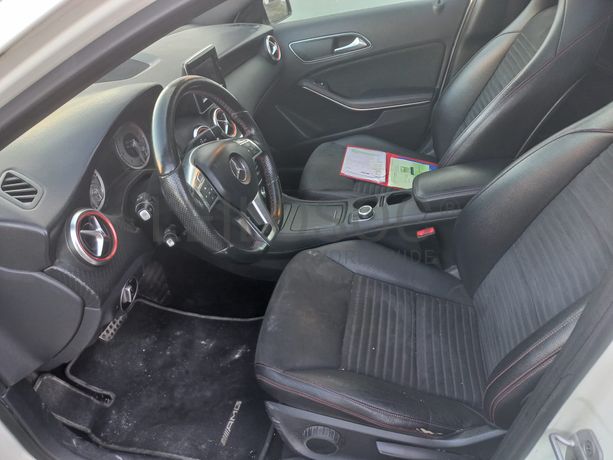 Mercedes-Benz A 180 · Ano 2014