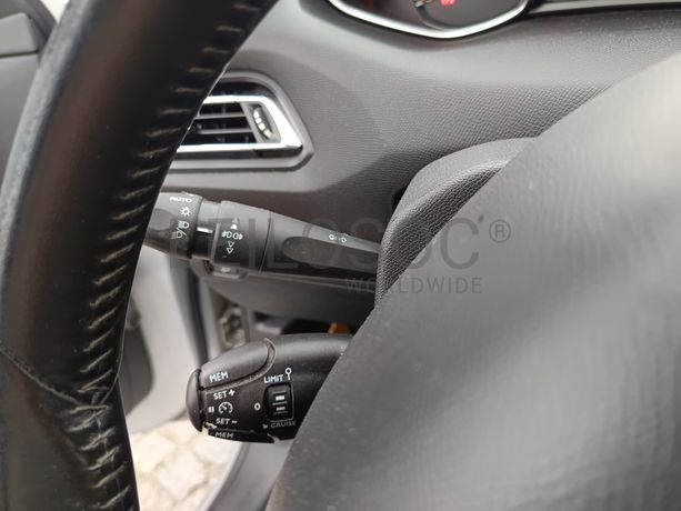 Peugeot 308 · Ano 2016