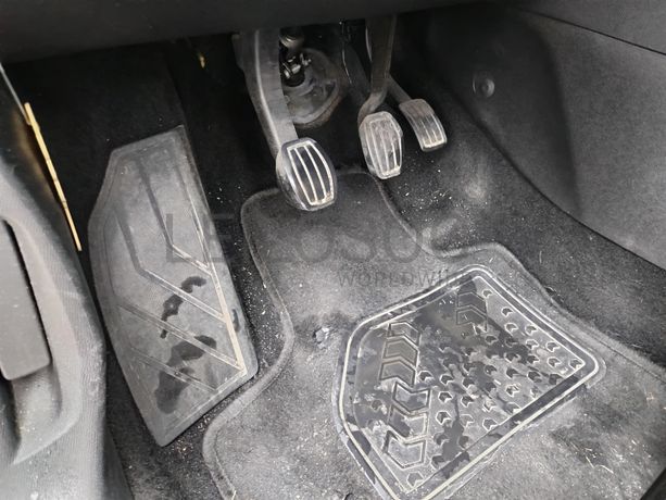 Peugeot 308 · Ano 2016