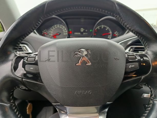 Peugeot 308 · Ano 2016