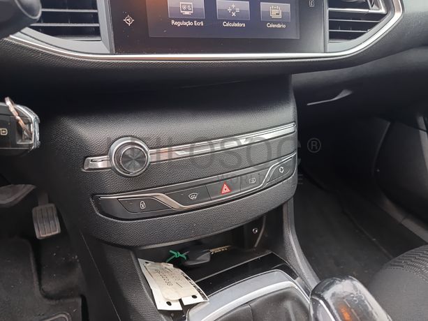 Peugeot 308 · Ano 2016