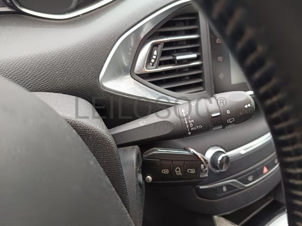 Peugeot 308 · Ano 2016
