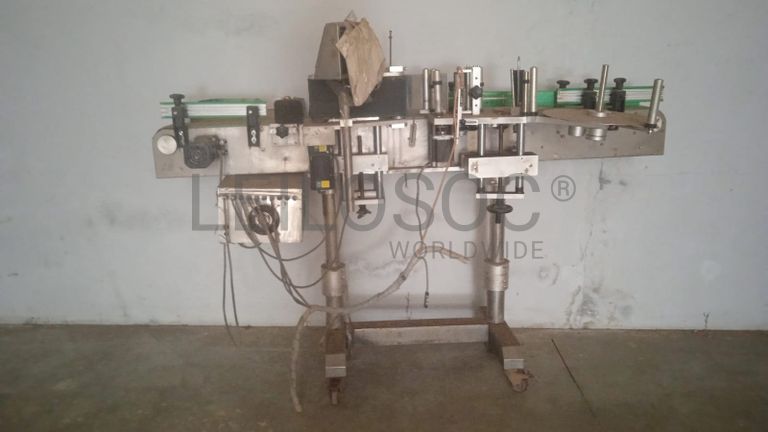 Máquina de estampagem de rótulos ·