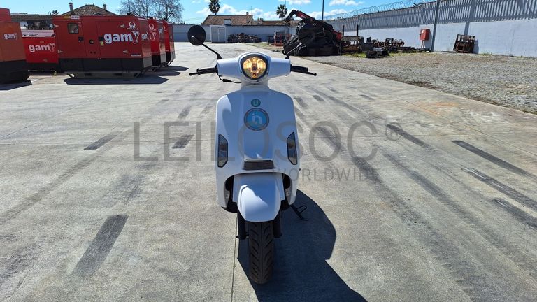 LVNENG Electric Motors Delivery D80 · Ano 2022