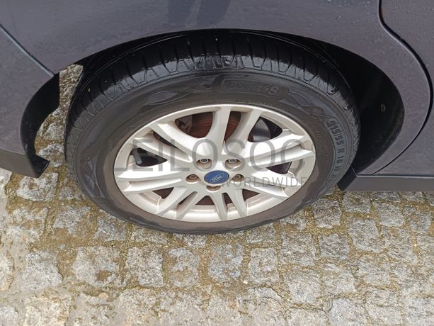 Ford Grand C-Max · Ano 2014 · 7 Lugares