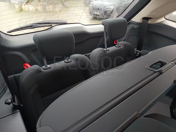 Ford Grand C-Max · Ano 2014 · 7 Lugares