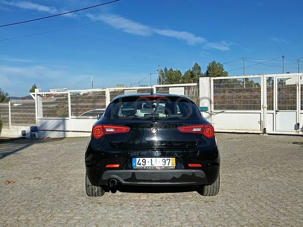 Alfa Romeo Giulietta · Ano 2011