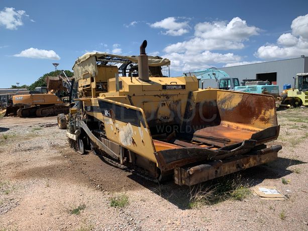 Espalhadora de Asfalto CATERPILAR AP-755