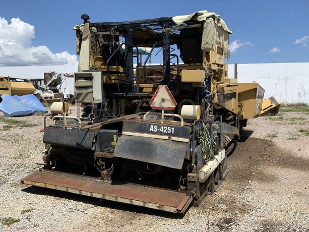 Espalhadora de Asfalto CATERPILAR AP-755