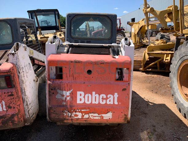 Mini Pá Carregadora HYUNDAI S130B