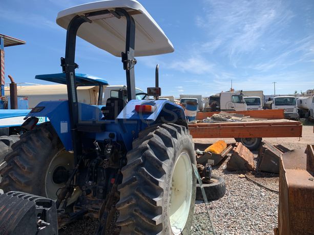 Trator agrícola NEW HOLLAND TS110