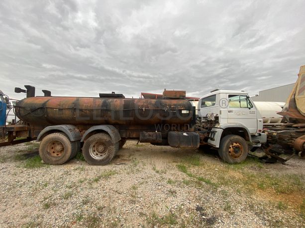 Camião Cisterna VOLKSWAGEN Worker 31-310