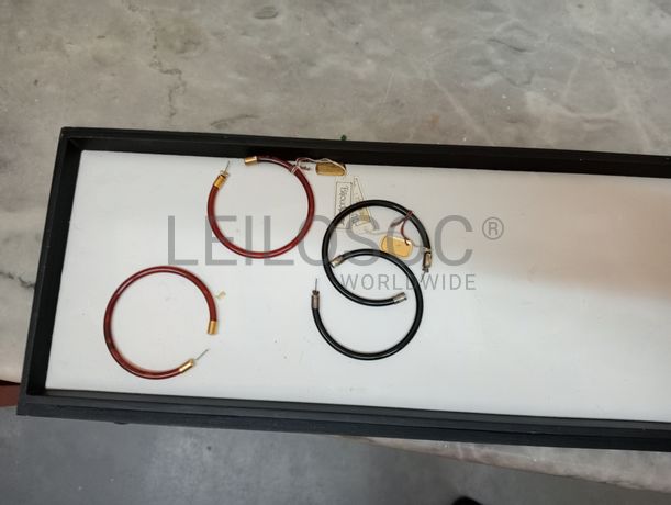 Produtos de Estética e Perfumaria · Bijuteria