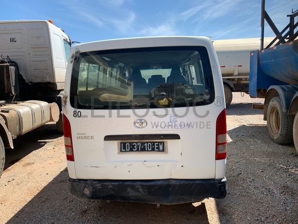 TOYOTA HIACE