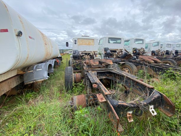 Camião Trator (Cavalo Mecânico) VOLKSWAGEN 31-310 (2)