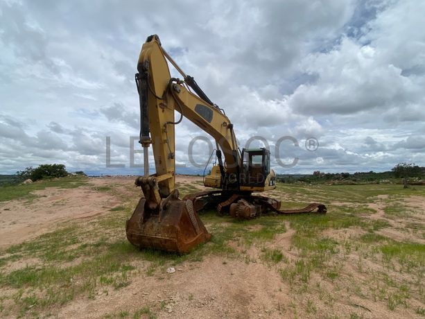 Escavadora CATERPILAR 325 DLN