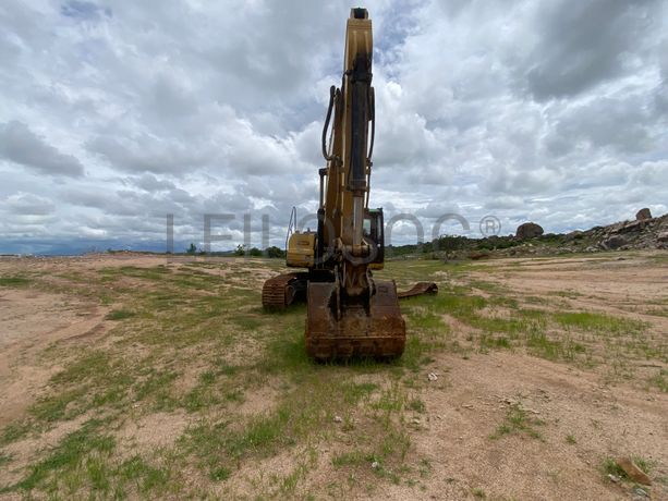 Escavadora CATERPILAR 325 DLN