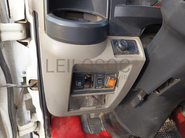 Nissan Cabstar · Ano 2010 · 6 Lugares