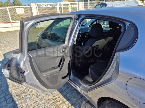 Peugeot 208 · Ano 2019