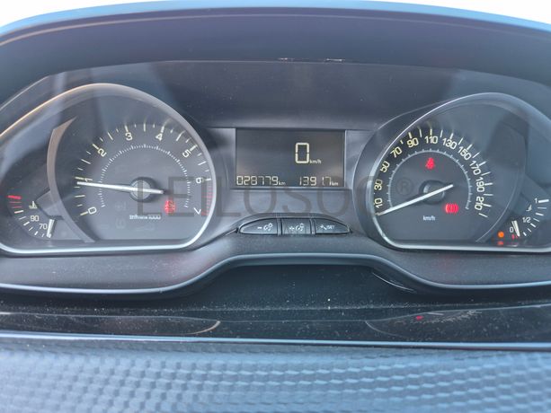 Peugeot 208 · Ano 2019