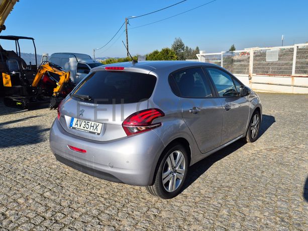 Peugeot 208 · Ano 2019