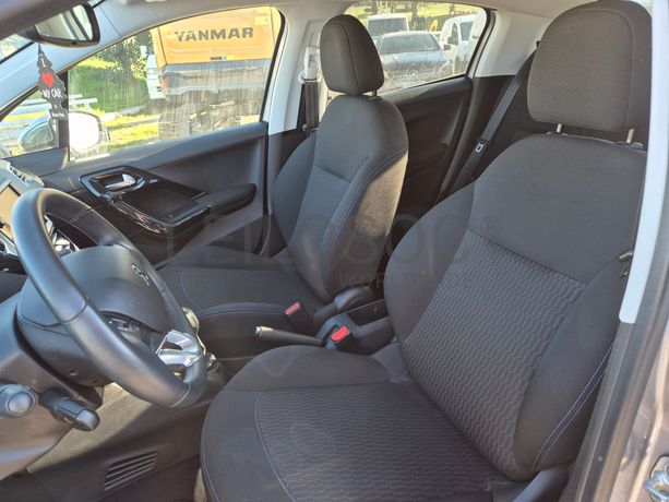 Peugeot 208 · Ano 2019