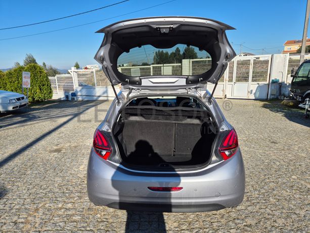 Peugeot 208 · Ano 2019