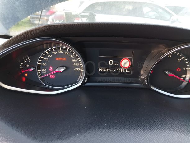 Peugeot 308 · Ano 2015