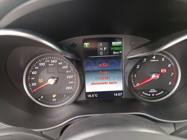 Mercedes-Benz C350e · Ano 2016